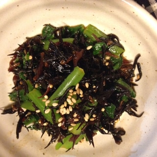 鉄分たっぷり！小松菜とひじきのちりめん山椒和え。